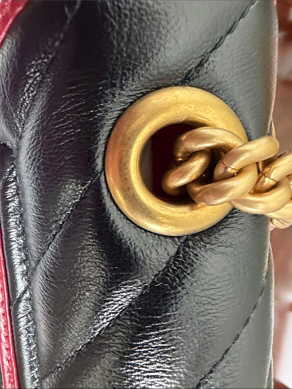 Gucci Black and Red Leather Shoulder Bag with Gold Chain - Picture 11 of 17
